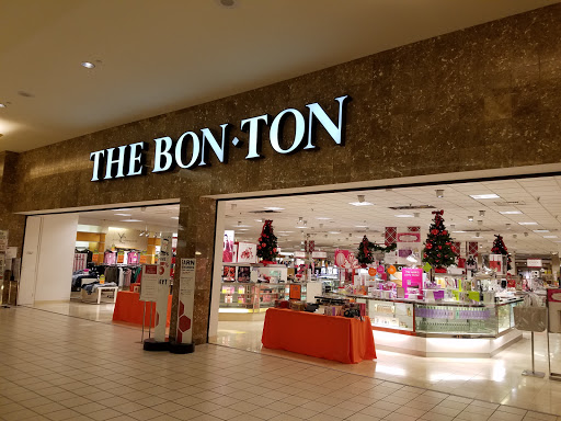 Bon-Ton, 3 Susquehanna Valley Mall Dr, Selinsgrove, PA 17870, USA, 