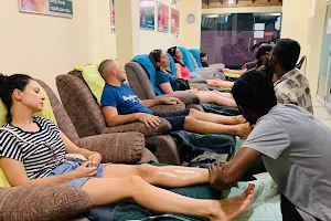 The Retreat Spa Unawatuna - Gel Nails & Massage (Аюрведический массаж тела и массаж ног) image