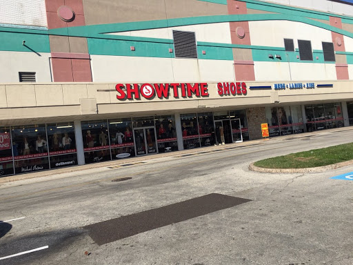 Clothing Store «Showtime Shoes - Got the Look», reviews and photos, 1000 Easton Rd #108, Wyncote, PA 19095, USA