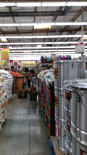 Grocery Store «Superior Grocers», reviews and photos, 4308 Slauson Ave, Maywood, CA 90270, USA