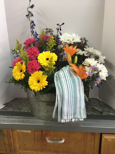 Gift Basket Store «FLOWERS BY TARA AND JEWELRY WORLD», reviews and photos, 2087 Wilma Rudolph Blvd, Clarksville, TN 37040, USA