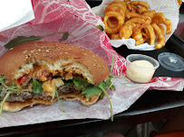 Plats et boissons du Restaurant de hamburgers Jean Burger, le Corner à Limoges - n°15