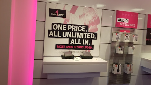 Cell Phone Store «T-Mobile», reviews and photos, 3195 Zinfandel Dr #2, Rancho Cordova, CA 95670, USA