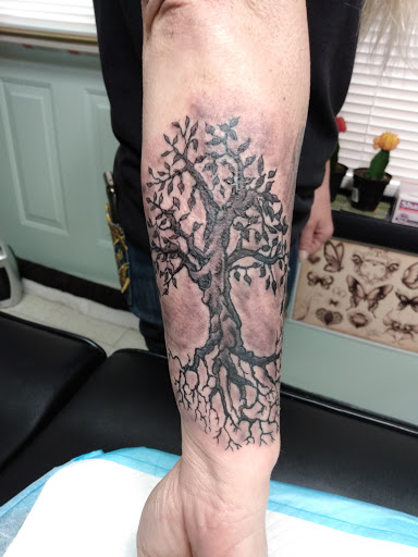 Tattoo Shop «Legacy Tattoo», reviews and photos, 609 Lincoln Way W, Chambersburg, PA 17201, USA