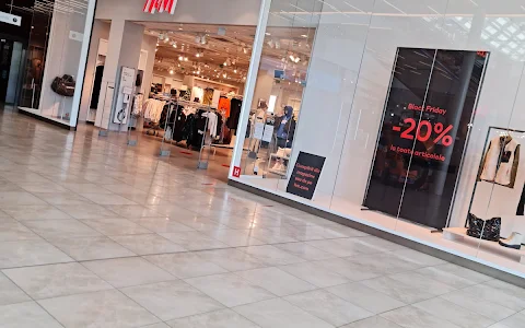 H&M image