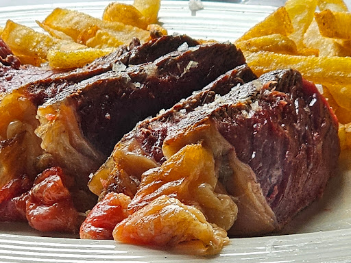 Comida y bebida