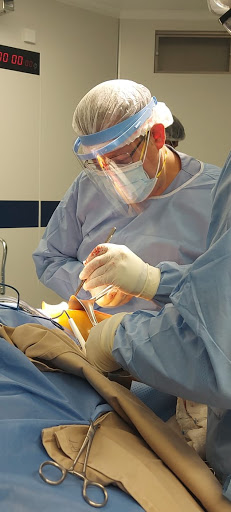 Dr. Vinicio Sempertegui - Ortopedista - Traumatólogo -Ortopedia - Protesis de Cadera - Prótesis de Rodilla