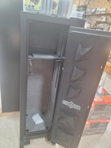 Outdoor Sports Store «Fin Feather Fur Outfitters - Cleveland», reviews and photos, 18030 Bagley Rd, Middleburg Heights, OH 44130, USA