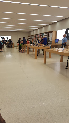 Computer Store «Apple Aspen Grove», reviews and photos, 7301 S Santa Fe Dr, Littleton, CO 80120, USA