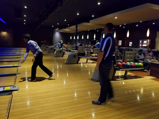 Bowling Alley «Bowlero Buffalo Grove», reviews and photos, 350 McHenry Rd, Buffalo Grove, IL 60089, USA