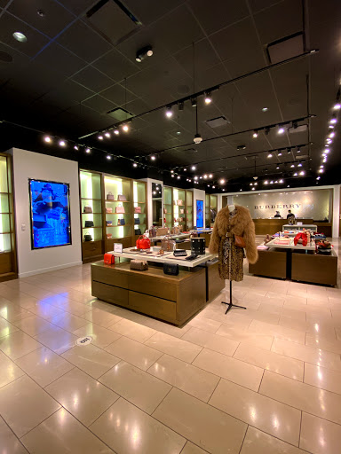 Clothing Store «Burberry Outlet», reviews and photos, 5220 Fashion Outlets Way, Rosemont, IL 60018, USA