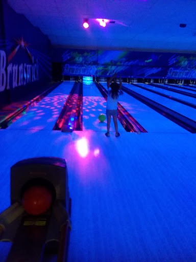 Bowling Alley «Brunswick Zone Colony Lanes», reviews and photos, 600 S Colony Rd, Wallingford, CT 06492, USA