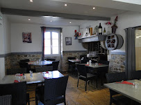 Atmosphère du Restaurant français Bar Restaurant Chez Bixente à Bardos - n°5