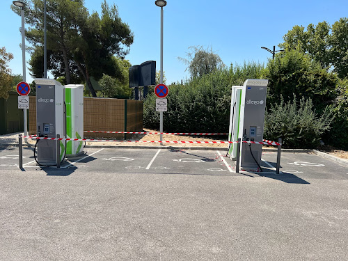 Borne de recharge de véhicules électriques Allego Charging Station Aix-en-Provence