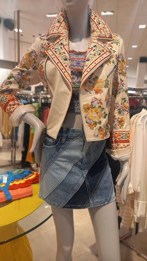 Clothing Store «Neiman Marcus», reviews and photos, 9700 Collins Ave, Bal Harbour, FL 33154, USA