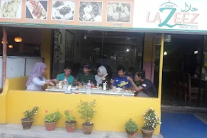 Lazeez Halal Food image