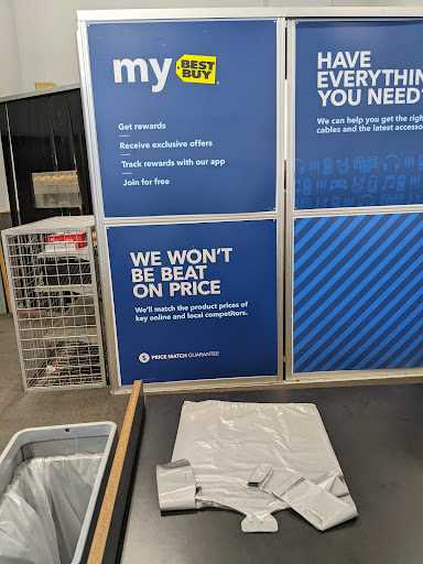 Electronics Store «Best Buy», reviews and photos, 7949 Towne Center Pkwy, Papillion, NE 68046, USA