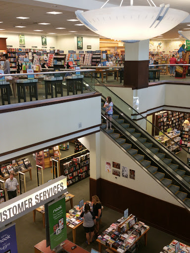 Book Store «Barnes & Noble», reviews and photos, 2800 Clarendon Blvd, Arlington, VA 22201, USA