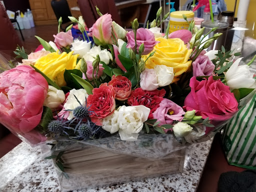 Florist «A Pretty Flower by A & A Floral Arts», reviews and photos, 2334 W Lawrence Ave #100, Chicago, IL 60625, USA