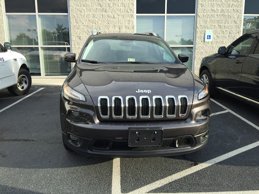 Jeep Dealer «Haley Chrysler Dodge Jeep Ram - Airport», reviews and photos, 5400 S Laburnum Ave, Richmond, VA 23231, USA