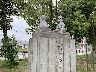 楠公父子子別れの石像