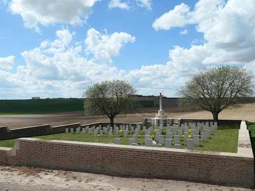 Cimetière militaire Commonwealth War Cemetery Point 110 Vieux Fricourt