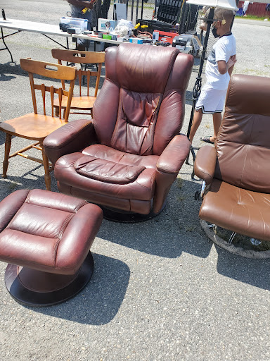 Flea Market «Azalea Flea Market», reviews and photos, 5209 Wilkinson Rd, Richmond, VA 23227, USA
