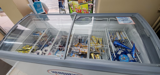 Grocery Store «K & B Market», reviews and photos, 17561 Louisa Rd, Louisa, VA 23093, USA