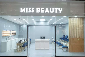 Miss Beauty Bonaire | Uñas & Pestañas image