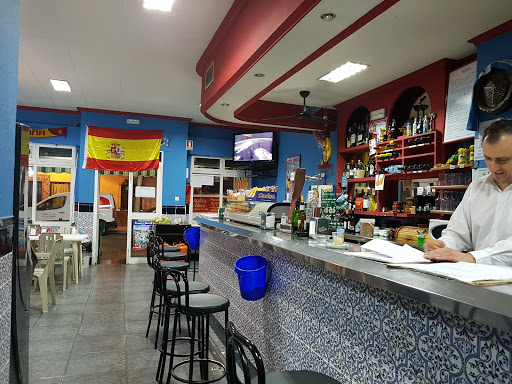 Bar Restaurante El Albero - Esquina con, Calle Río las Pasadas, C. Abedul, 29650 Las Lagunas de Mijas, Málaga