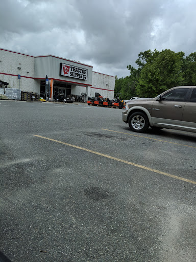 Home Improvement Store «Tractor Supply Co.», reviews and photos, 5743 W Tennessee St, Tallahassee, FL 32304, USA