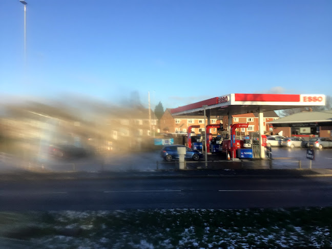 Reviews of ESSO TESCO LEEDS ROAD ROTHWELL EXPRESS in Leeds - Gas station