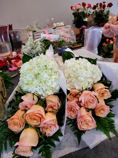 Florist «Roses Just Because/Hub Florist Of Lutz», reviews and photos, 18721 N Dale Mabry Hwy, Lutz, FL 33548, USA