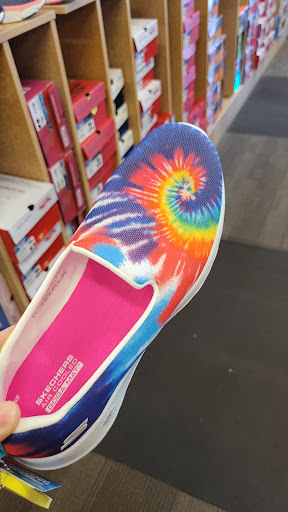 Shoe Store «DSW Designer Shoe Warehouse», reviews and photos, 23171 W Outer Dr, Allen Park, MI 48101, USA