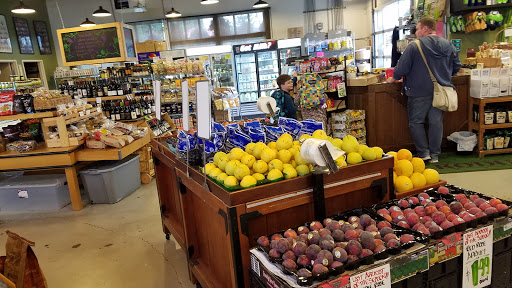 Grocery Store «Top of the Hill Quality Produce», reviews and photos, 5325 NE 4th St, Renton, WA 98059, USA