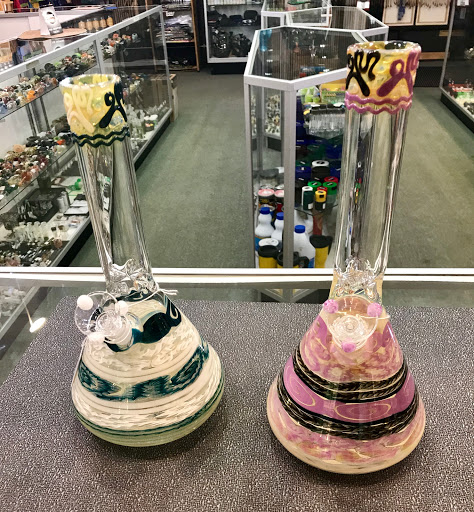 Tobacco Shop «Funky Bean Smoke Shop», reviews and photos, 1163 N Farnsworth Ave, Aurora, IL 60505, USA