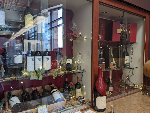 Liquor Store «Lakeville Liquors», reviews and photos, County Road 46 & County Rd 46, Lakeville, MN 55044, USA