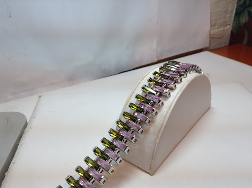 Jeweler «La Jolla Fine Jewelry», reviews and photos, 111 S Main St, Chelsea, MI 48118, USA