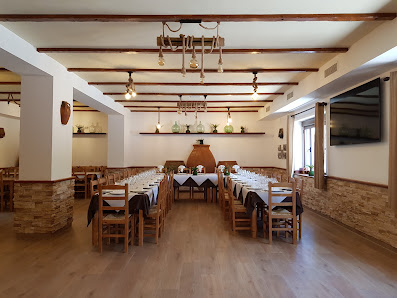 Mesón-Restaurante El Segoviano. P.º la Libertad, 5, 02124 Alcadozo, Albacete, España