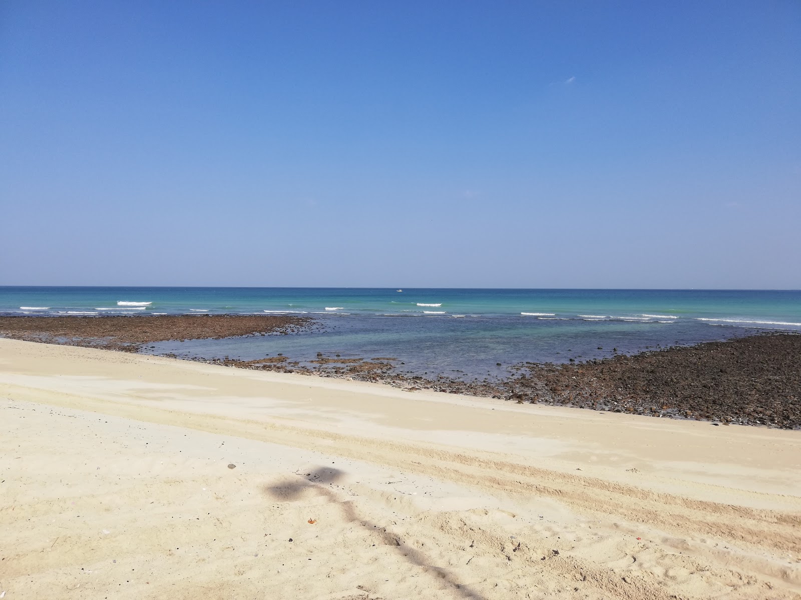 Φωτογραφία του Zubara Beach με επίπεδο καθαριότητας πολύ καθαρό