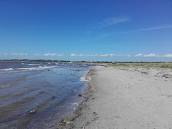 Zdjęcie Naesby Beach z powierzchnią turkusowa czysta woda