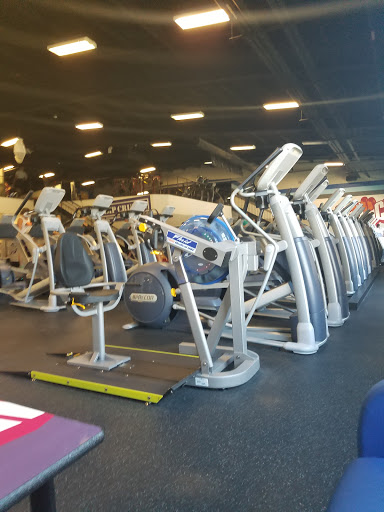 Health Club «Crunch - Poughkeepsie», reviews and photos, 2 Neptune Rd, Poughkeepsie, NY 12601, USA
