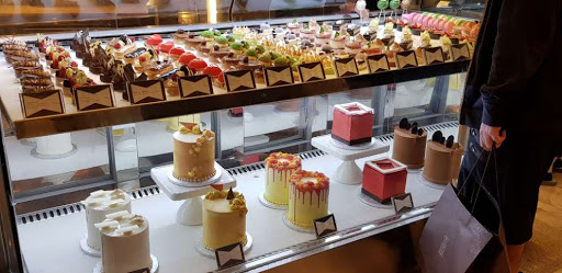 Shopping Mall «Fontainebleau Shops», reviews and photos, 4441 Collins Ave, Miami Beach, FL 33140, USA