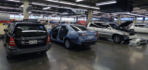 Auto Body Shop «Tech-Cor Body Shop», reviews and photos, 110 E Palatine Rd, Wheeling, IL 60090, USA