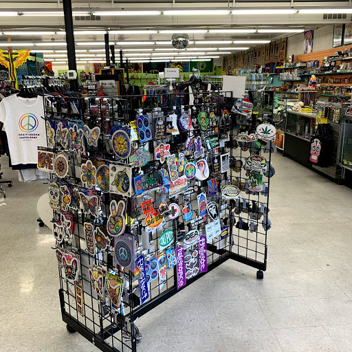 Tobacco Shop «Herb-N-Legend Smoke Shop», reviews and photos, 511 Pacific Ave, Long Beach, WA 98631, USA