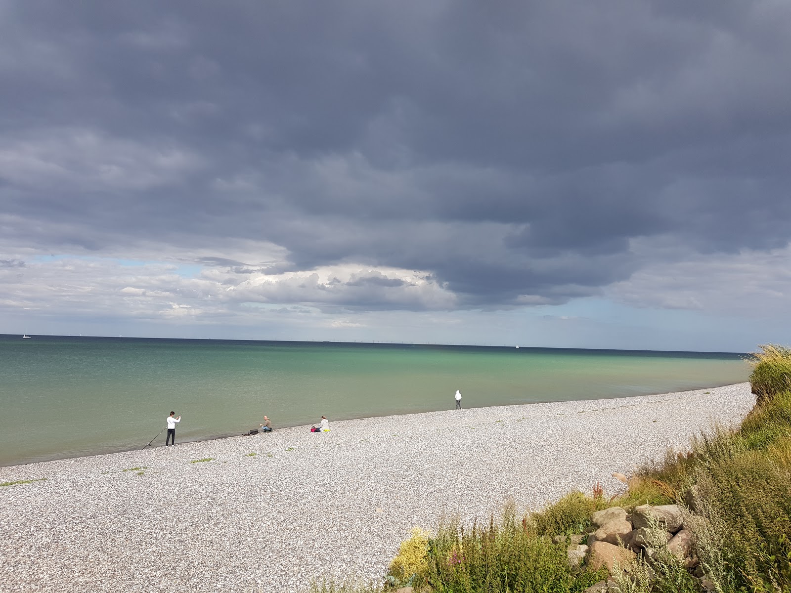 Foto von Gjerrild Nord Beach - beliebter Ort unter Entspannungskennern
