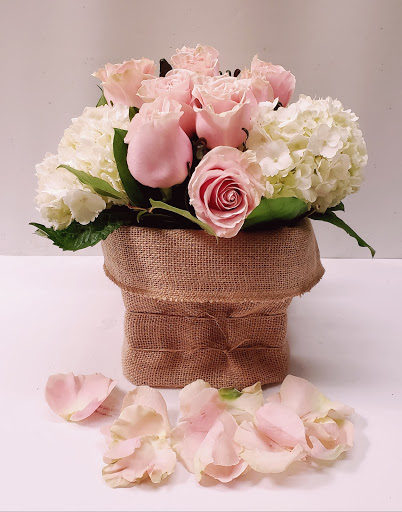 Florist «Louis Gardens Florist», reviews and photos, 1251 S Beach Blvd q, La Habra, CA 90631, USA