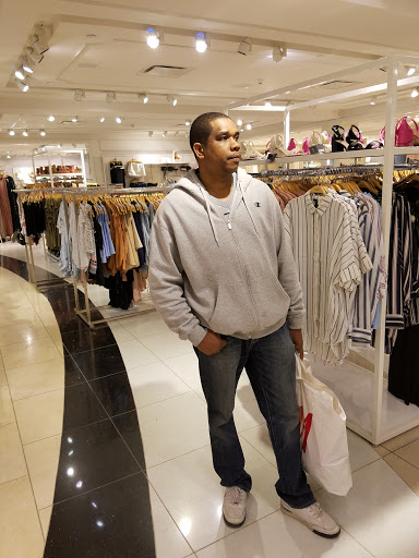 Shopping Mall «Cross County Shopping», reviews and photos, 8000 Mall Walk, Yonkers, NY 10704, USA