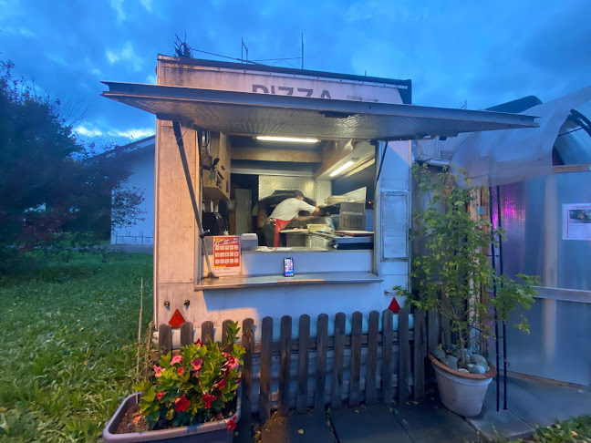 Pizza Stand Lucania