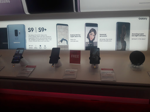 Cell Phone Store «T-Mobile», reviews and photos, 15 Spring Valley Market Pl, Spring Valley, NY 10977, USA